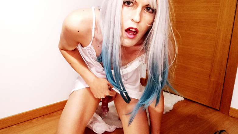 Leona Incubo: Transeksüel vibratör ve boncuklarla boşalıyor