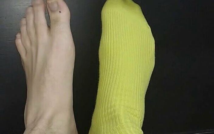 Tomas Styl: 一只脚和另一只赤脚的绿色丝袜