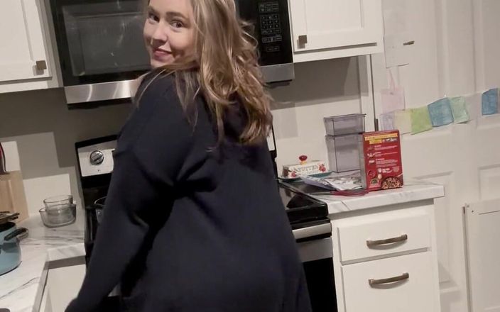 KinkyKatie: Eu gosto de usar roupas que lhe dão fácil acesso!