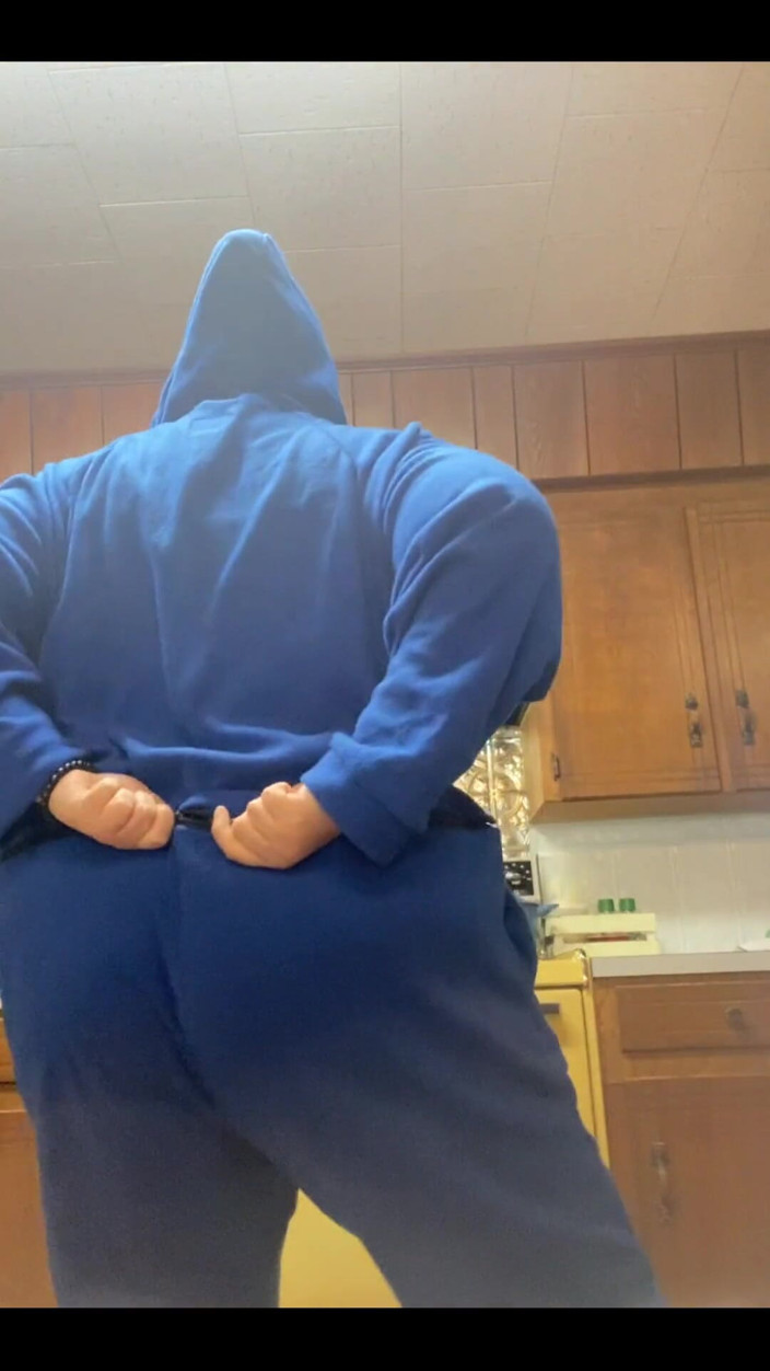 Sara Star: Дозволь мені показати тобі, що в моєму onesie