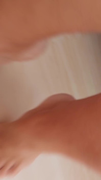 Selena's posing and sex games with foot worship