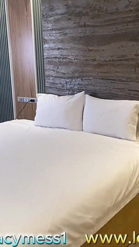 Sexy tettona padrona di cazzo grande asiatica trans scopa e si fa scopare dalla pornostar cazzone bianco