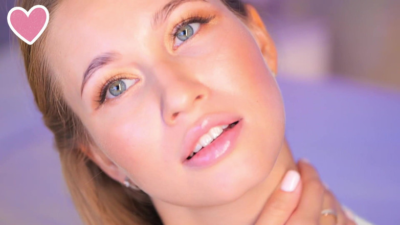 Stella Cardo: Kecantikan seksi mempamerkan pantatnya dan kemudian mengambil dildo besar di...