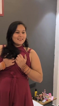 Kongkek dalam hotel Oyo seks tegar deepthroat pepek merah jambu menghisap buah dada besar