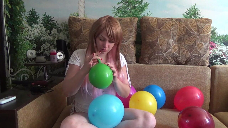 Goddess Misha Goldy: Je suce 10 ballons de couleur différentes !