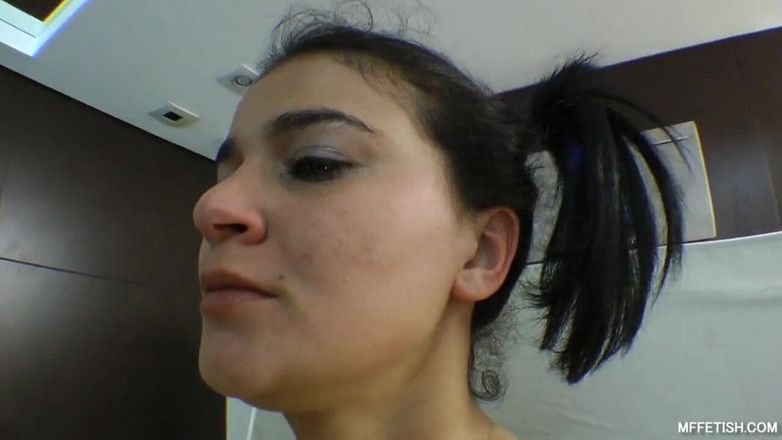 Sapphic Latinas: Czyj policzek będzie najbardziej bolały?