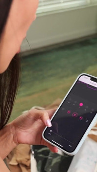 Schöne Lilumoon Probiert Neue Dessous Mit Vibrator in Ihrer Muschi an Und Bekommt Orgasmus