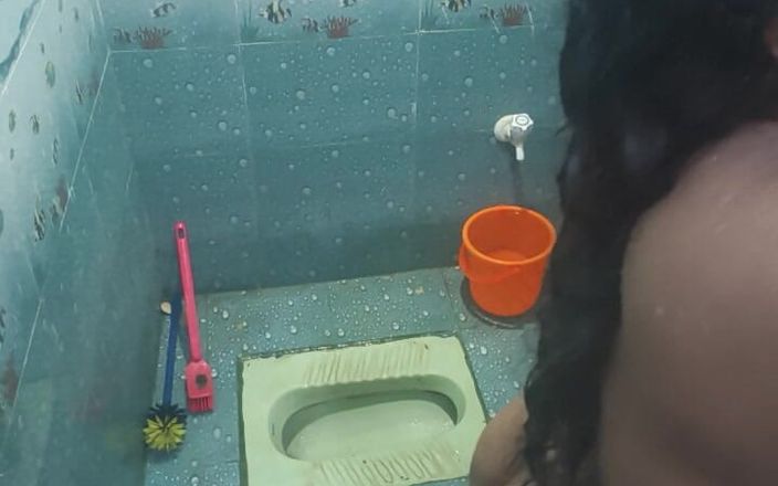 Susmitha2258: Femeie desi duș