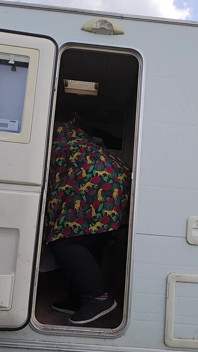 Ssbbw ladybrads ve karavan kapısı