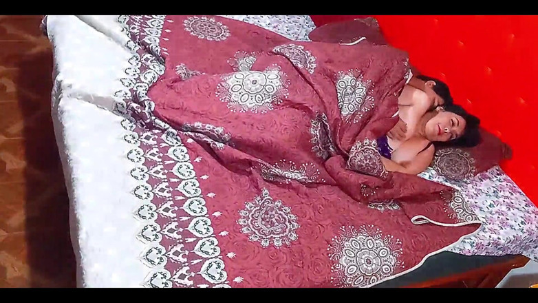 BBW Kelly Mom: ¿Qué pasa cuando una madrastra y su hijastro comparten una...