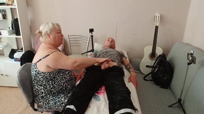 Zona901: Sąsiad przyszedł zrobić loda, aby połknąć część nasienia