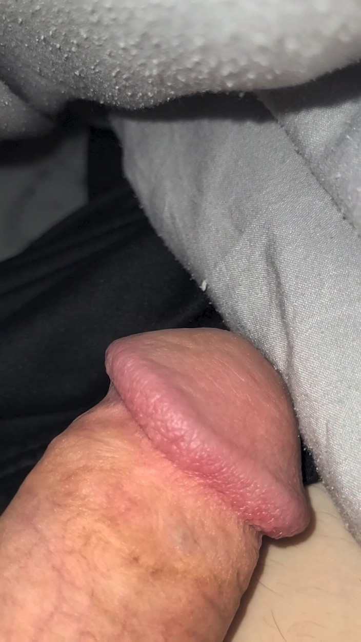 On Cloud 999: 少女鸡巴被射得满身都是精液