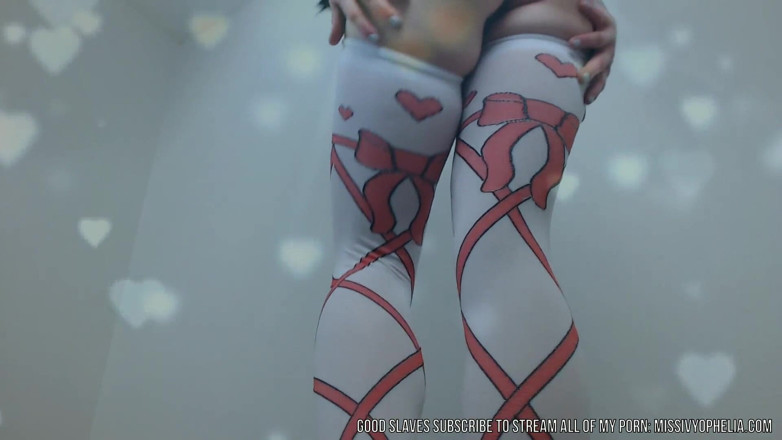 Miss Ivy Ophelia: Weak and mesmerized