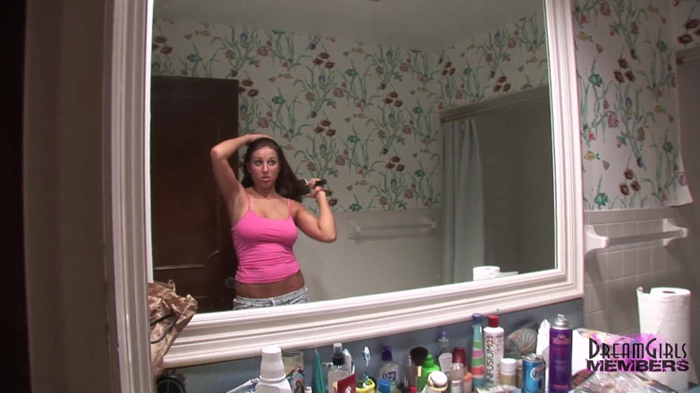 Dream Girls: Domácí video holky na párty s velkými prsy
