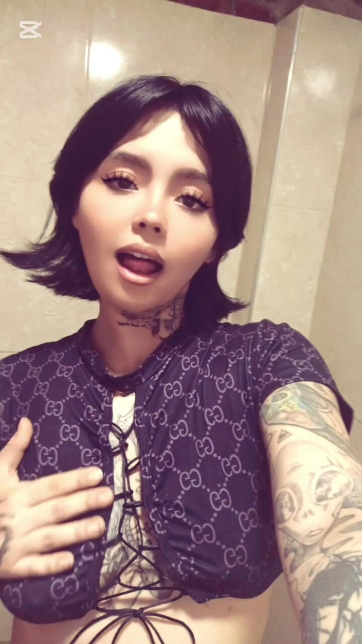 Dalyla: Tetas Pequeñas Y Aguadas