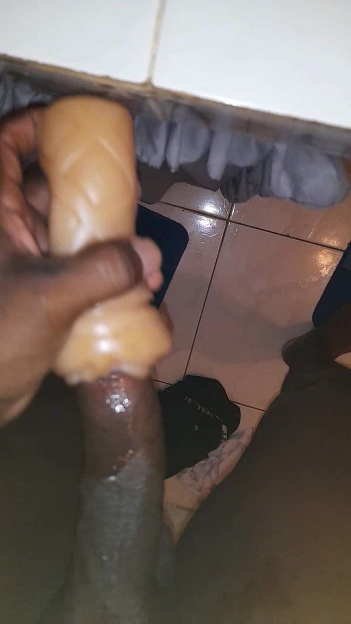 Black guy: S8 E4 mastürbasyon yapıyor