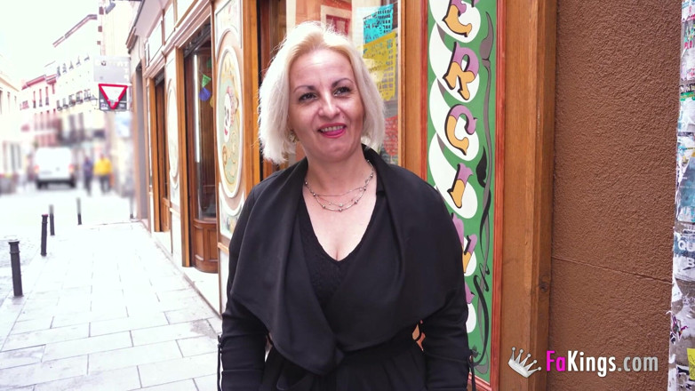 FAKings: Rozvedená máma se uvolní: sladká Lolly Now Bangs Cokoli, co...