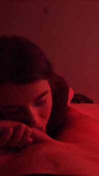Überzeugte freundin auf video / sperma im mund
