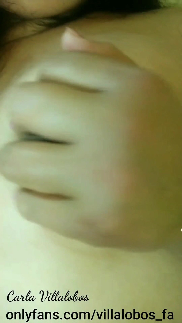 Carla Villalobos: MILF slampa vidrör sig själv visar bröst och röv för...