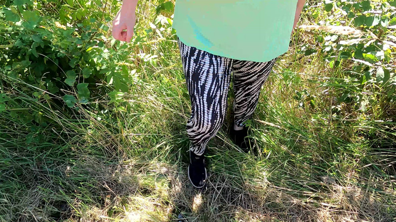 Bouncy Tits Action: Boobs Clapping on the Meadow