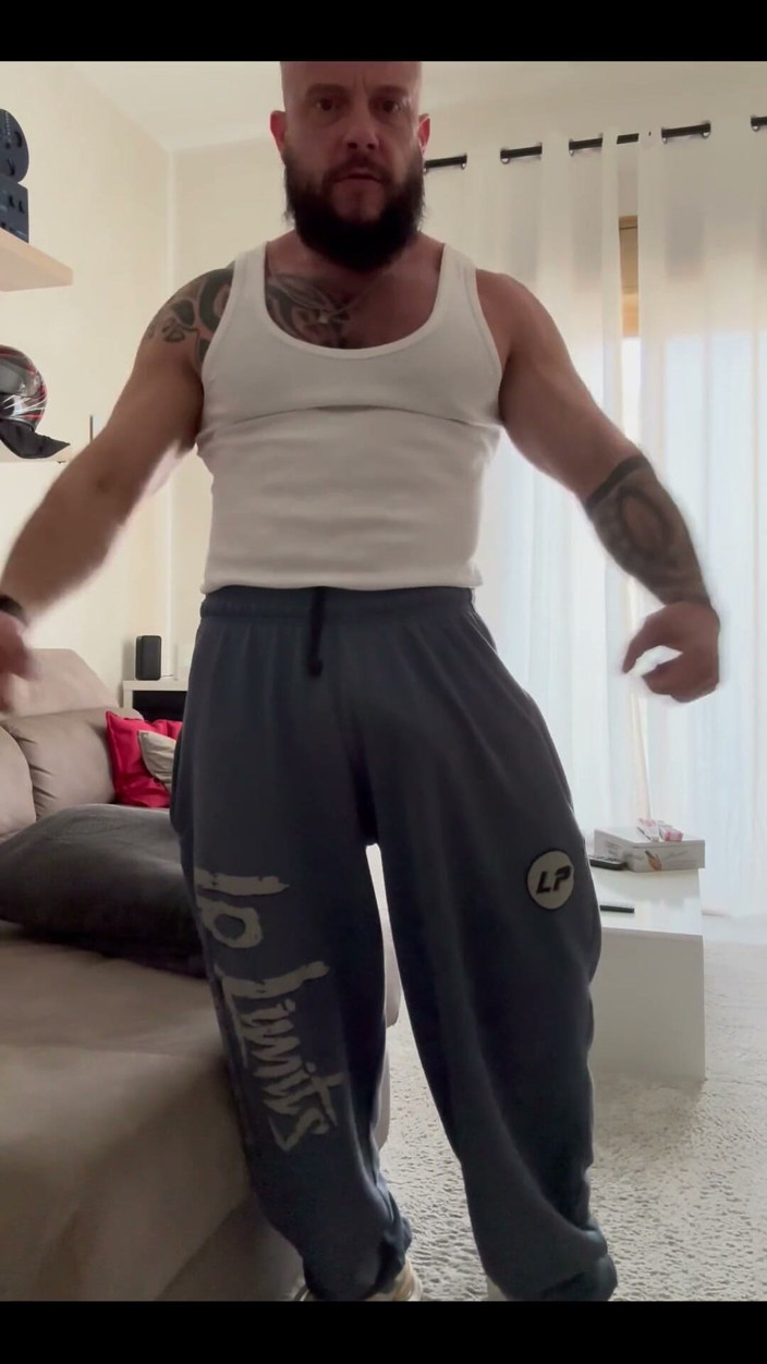 Nero Jack Hummer: Sweat balls, After workout…