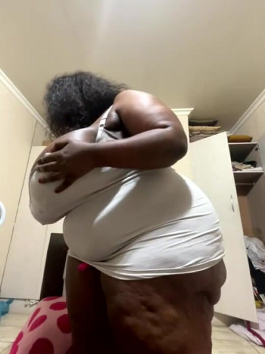 Legendary Booty Overdose: Spogliarello E Tette MILF Tettona BBW