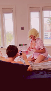 Blond Marilyn Monroe Big Boobs - Vivianne Desilva Sextape