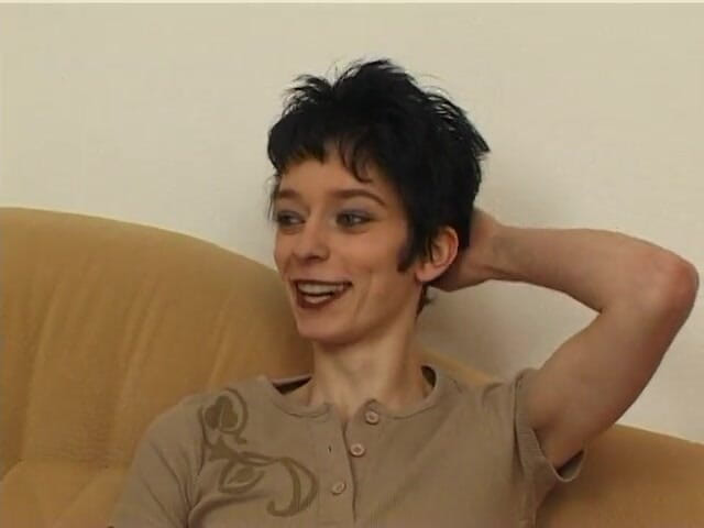 German Classic Porn videos: Susi 45, milf spielt retro allein zu hause