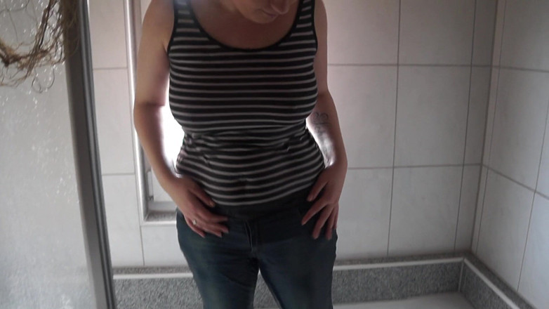 Caralia Deluxe: Wet-Drenched in the bathtub