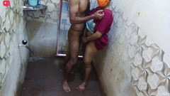 Mami4711: Індійська дружина у ванній кімнаті в гарячому відео запису