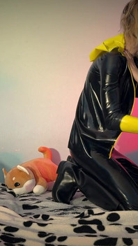 Lateks Drone Sesi Gas Mask, Fetish Stoking & Permainan Suis Ghairah