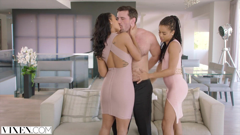 Vixen: VIXEN - Harley Dean och Kira Noir delar en enorm kuk