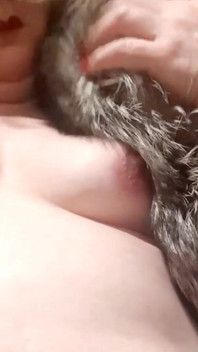 Зріла трансфурбаторка в панчохах і silverfoxfurcoat