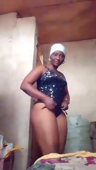 Gorda sugar mama está com tesão ela se masturbando