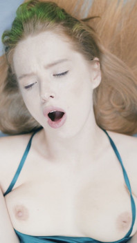 18 plus model z niesamowitymi cyckami dostaje ogromne creampie