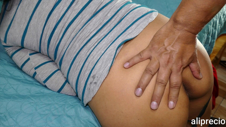 Ali Precio: Nadržená nevlastní sestra stříká s ptákem uvnitř svého sexy zadku