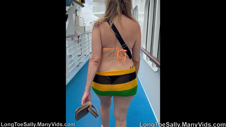 Long Toe Sally Big Buns: Island Girl