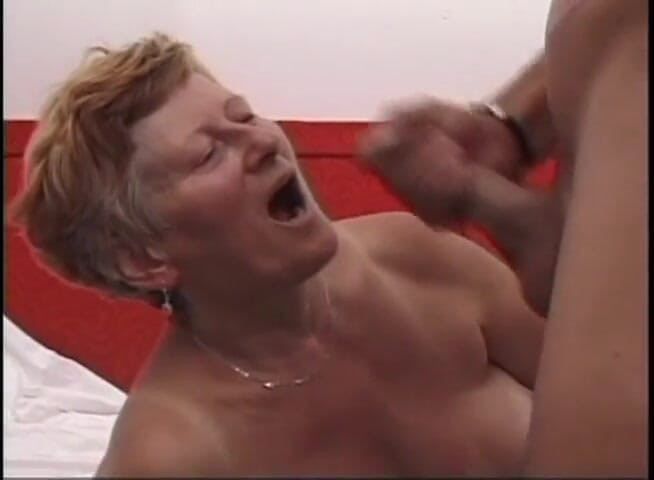 Granny X: Semental le gusta la abuela