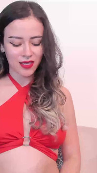Sarışın seks speciasl oyuncak dildo mastürbasyonunu kontrol ediyor