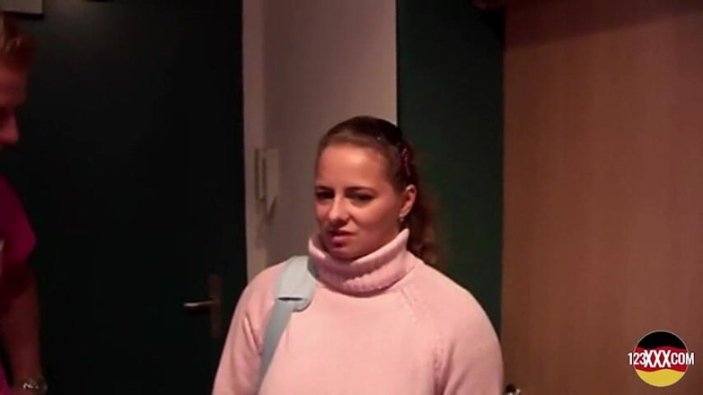 123XXX - 100% Amateurs: Curvy MILF Likes to Fuck with Strangers