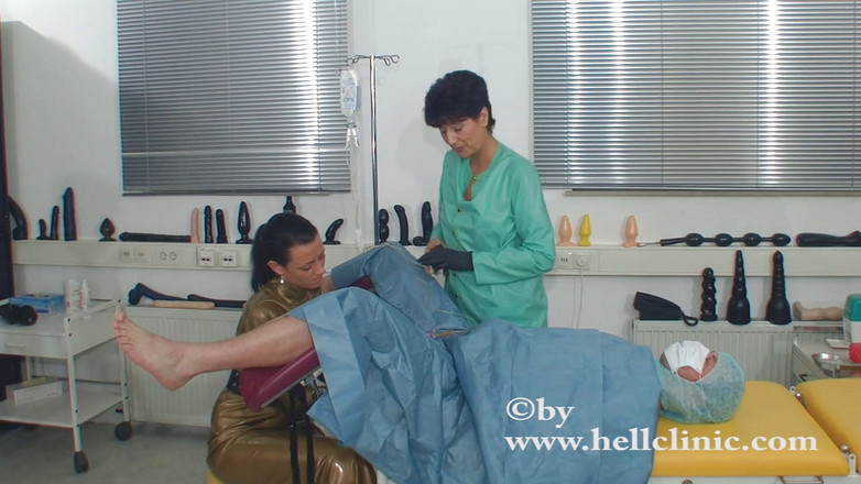 Rubber & Clinic Studio - 1ATOYS: 2 个橡胶荡妇 - CBT