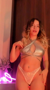 Tanzende sex-blondine