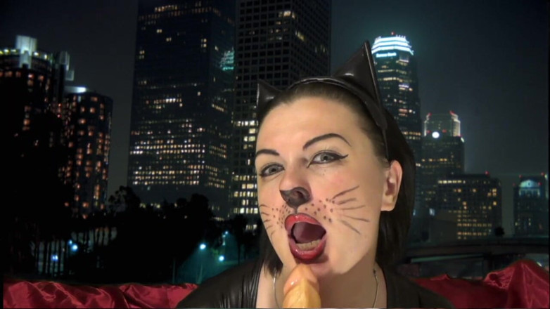 Sexy Milf: Kitty munge il tuo cazzo