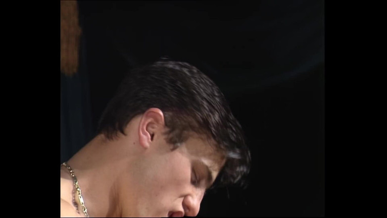 Vintage Megastore Full hd: Si jalang muda yang mewah orgywith, batang besar dan tetek...