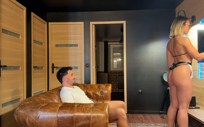 LeaPam: The Gael &amp; Pam Sex Tape: the Naughty Maid