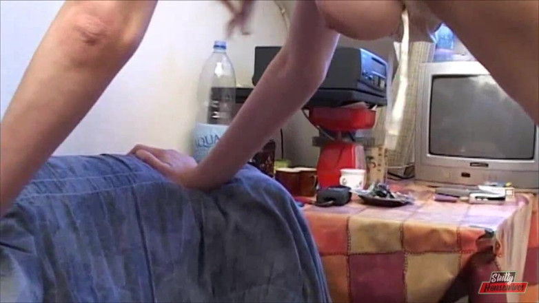 Vere Casalinghe Italia.: Ruiva esposa leva facial depois de amadora fodendo na cozinha -...