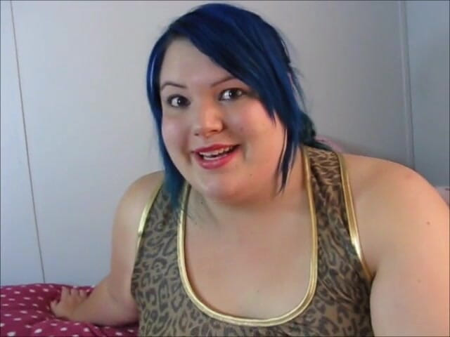 Selfgags classic: Onze babysitter heeft zichzelf de mond gesnoerd met stiefmoeder's slipje!