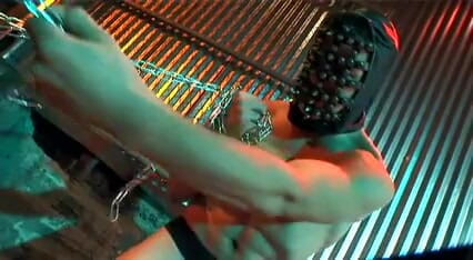 Perfect Porno: Curvelor suculente le place să se joace cu vibratoare mari și...