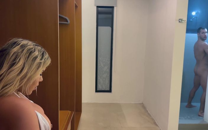 Duncan Saint: Dezii mi ha beccato sotto la doccia