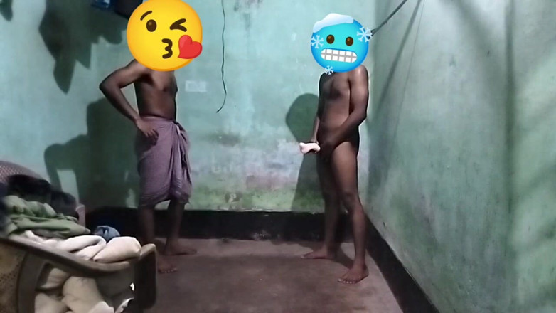 Desi Tits: Verjaardag geven stiefzoon sekspop echt plezier speelgoed homo porno deel 1